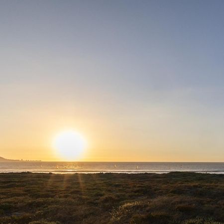 Ocean 9 - Sunset Beachfront Residency Cape Town Bagian luar foto