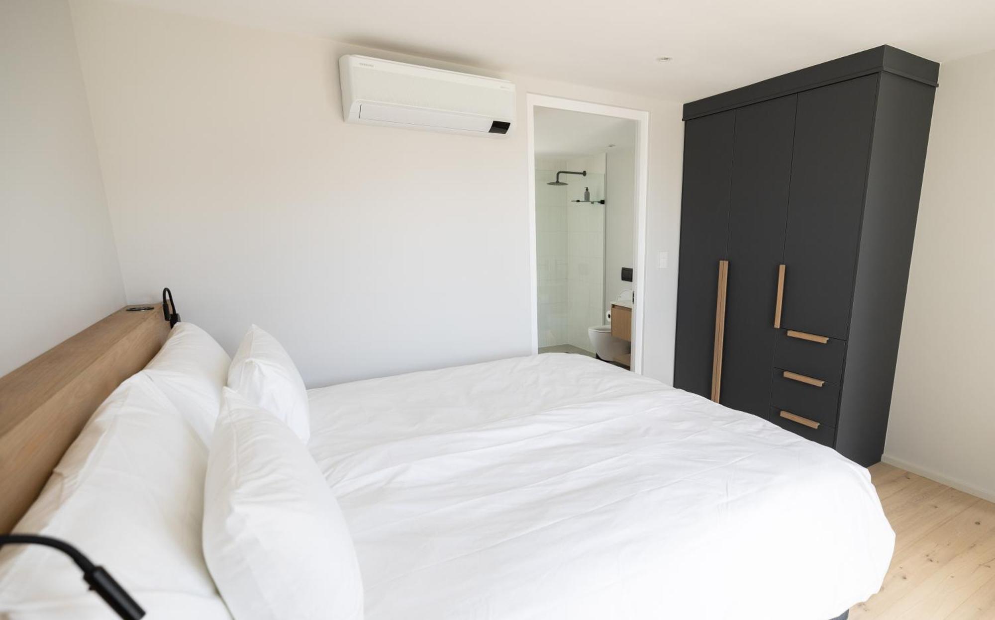 Ocean 9 - Sunset Beachfront Residency Cape Town Bagian luar foto