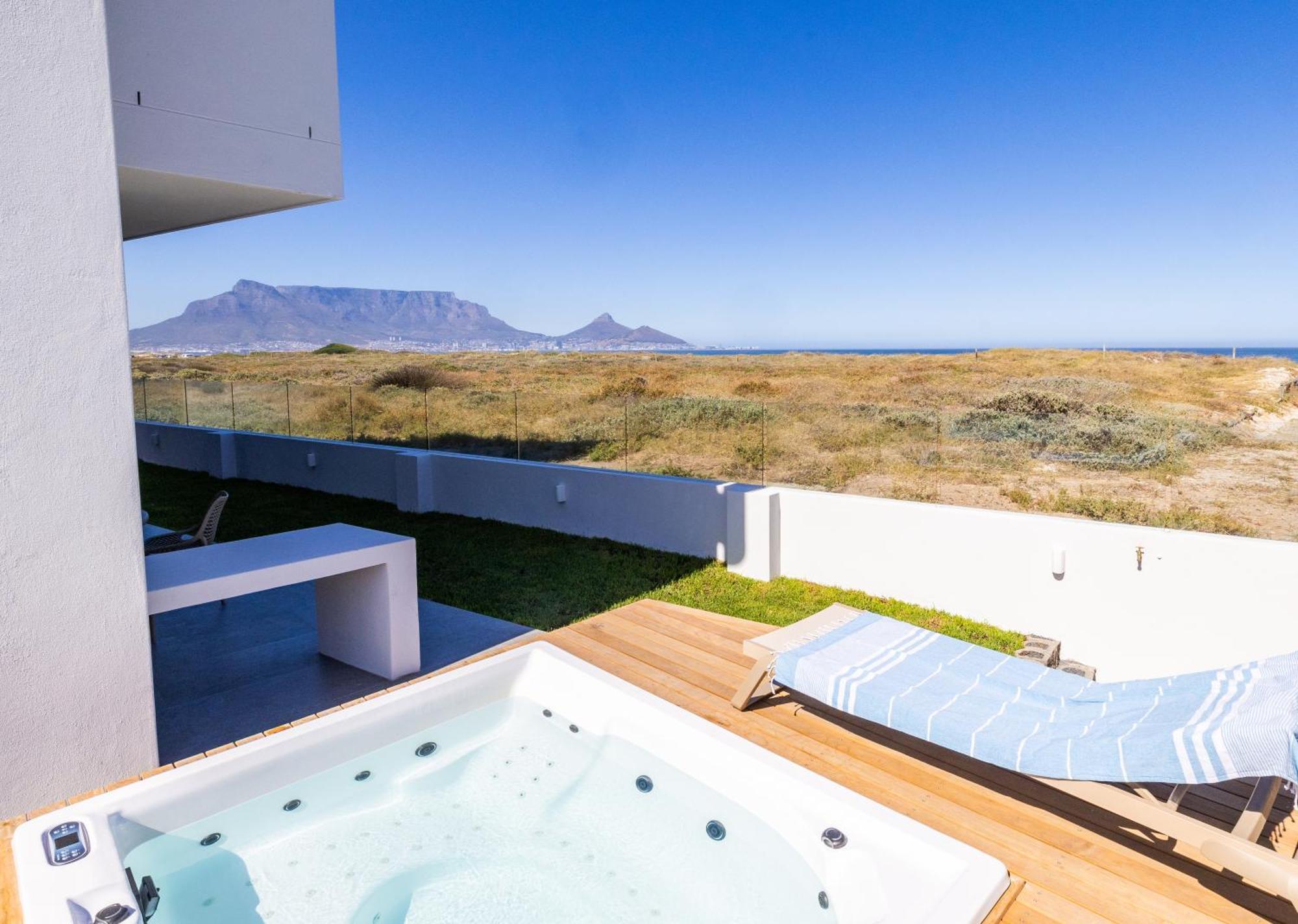 Ocean 9 - Sunset Beachfront Residency Cape Town Bagian luar foto