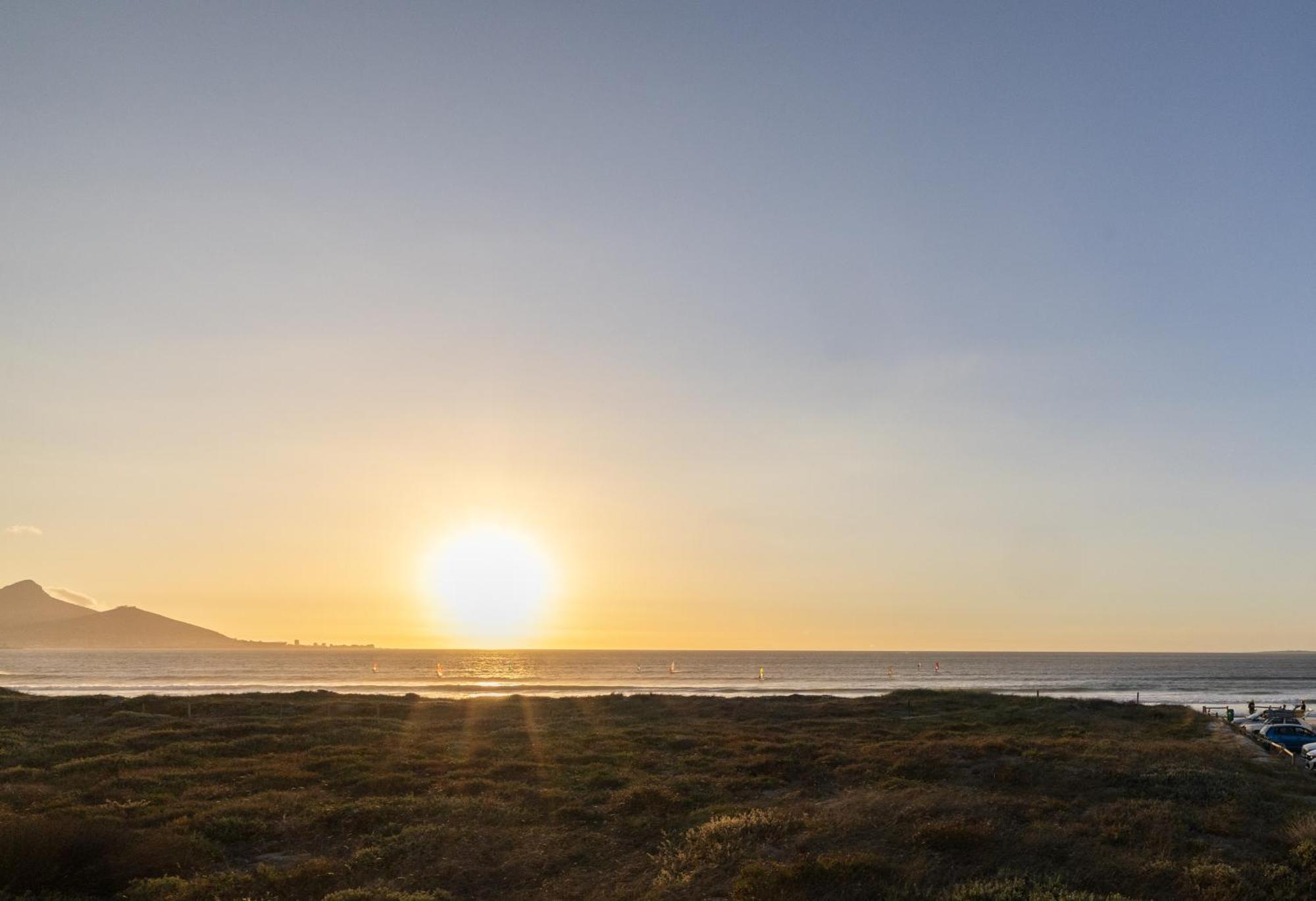 Ocean 9 - Sunset Beachfront Residency Cape Town Bagian luar foto
