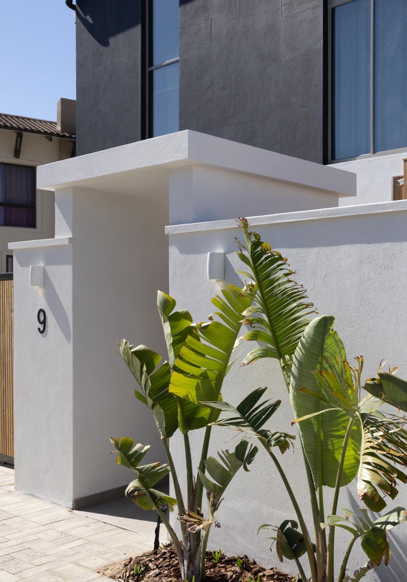 Ocean 9 - Sunset Beachfront Residency Cape Town Bagian luar foto