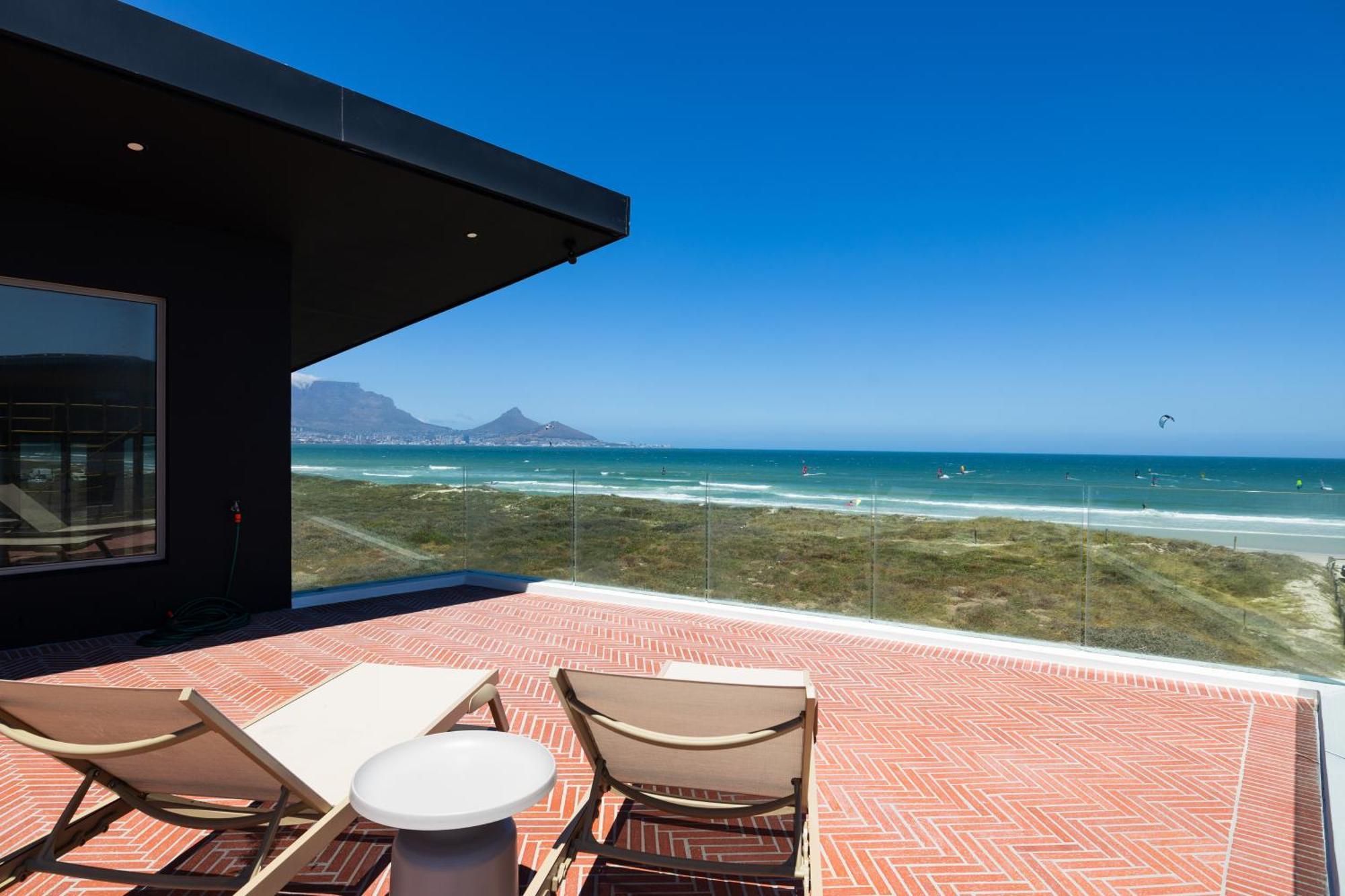 Ocean 9 - Sunset Beachfront Residency Cape Town Bagian luar foto