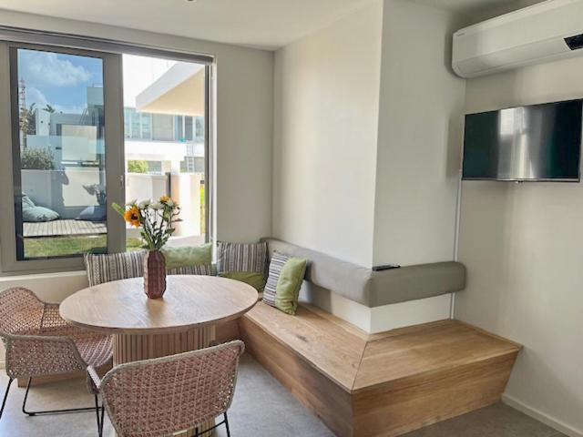 Ocean 9 - Sunset Beachfront Residency Cape Town Bagian luar foto