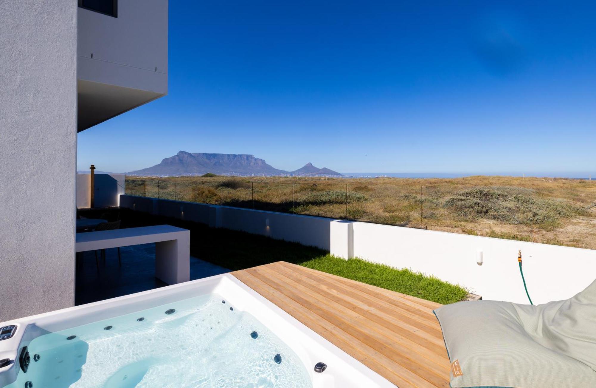 Ocean 9 - Sunset Beachfront Residency Cape Town Bagian luar foto