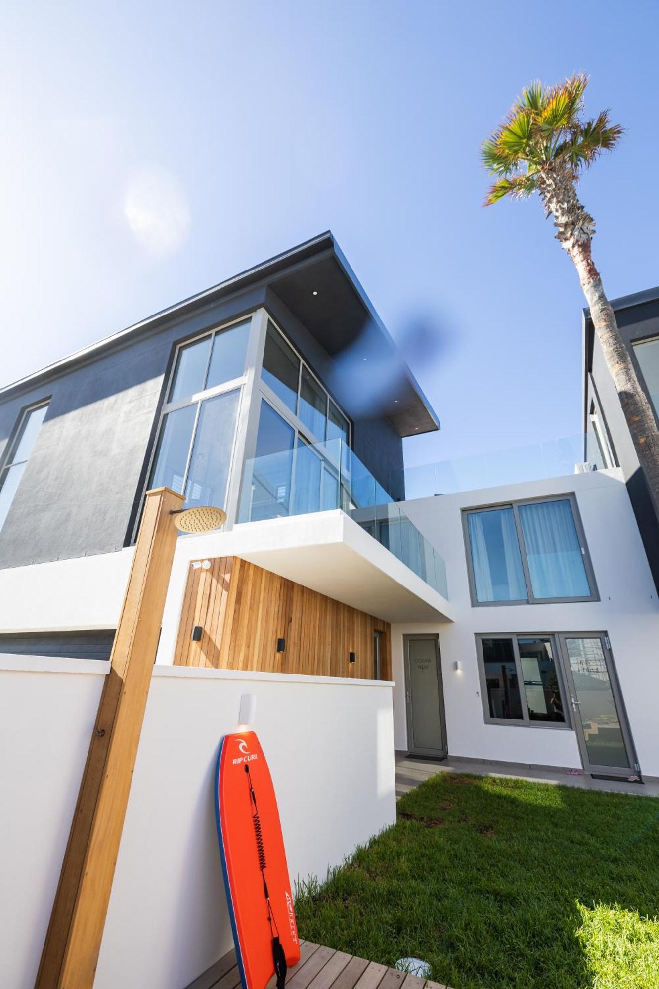 Ocean 9 - Sunset Beachfront Residency Cape Town Bagian luar foto